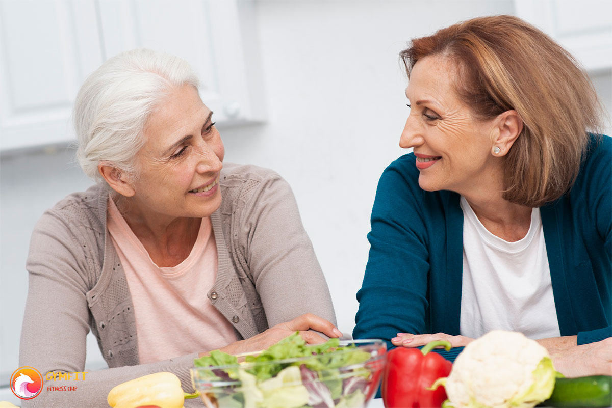 چه غذاهایی در دوران یائسگی بخوریم؟