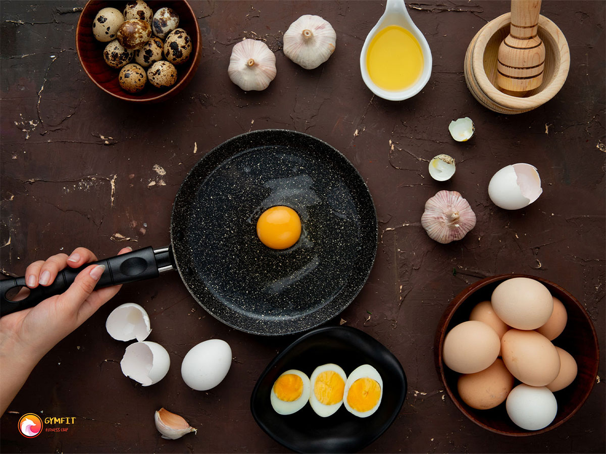 تصویر تخم مرغ اپبز و تخم مرغ در ماهیتابه 