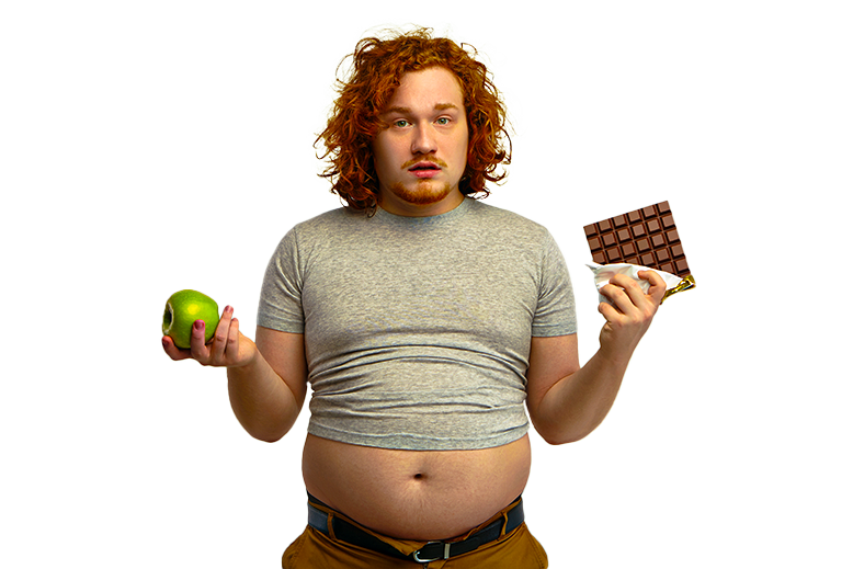 مردی چاق در بین با سیب و شکلات در دست